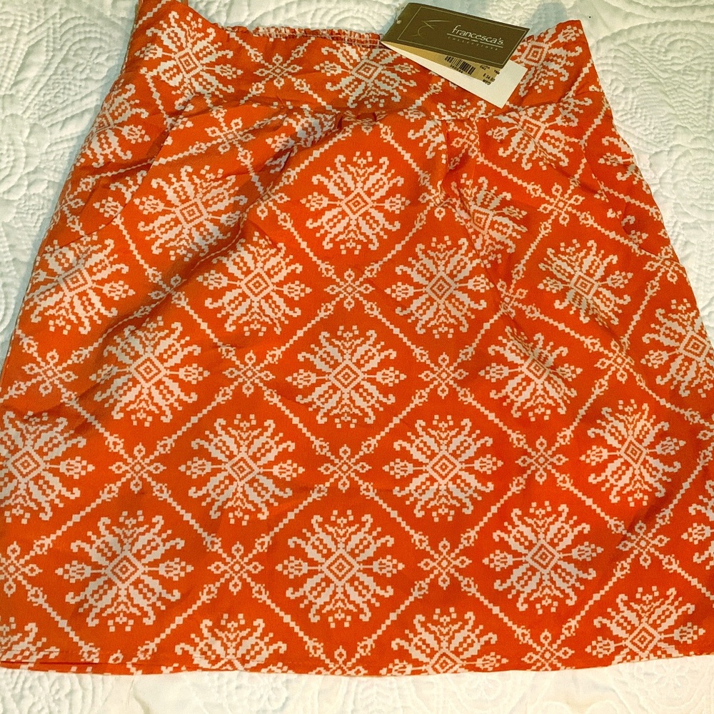 🌸3/$10 - Francesca's Medium Patterned Skirt NWT